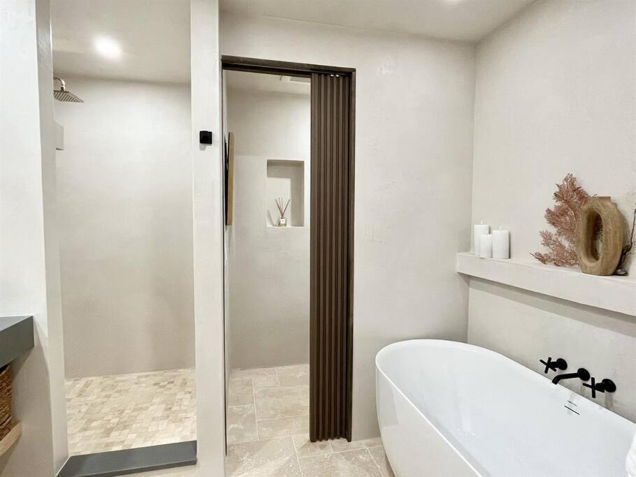 Апартаменты Aloha Moon - A Chic And Dreamy Modern Tropical Hideaway! Уэйлея Экстерьер фото
